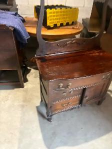 Free delivery Antique Vanity Dresser - Photo 3