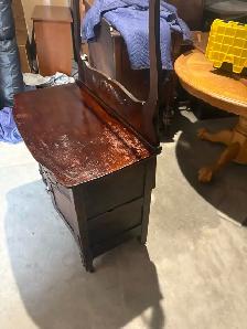 Free delivery Antique Vanity Dresser - Photo 4