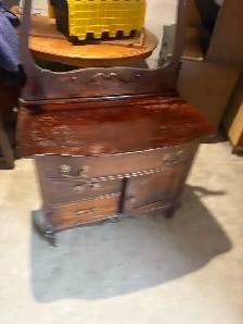 Free delivery Antique Vanity Dresser - Photo 5