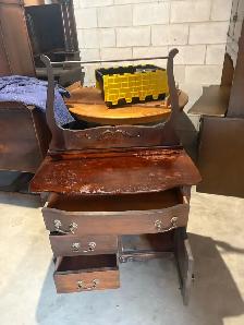 Free delivery Antique Vanity Dresser - Photo 8