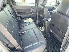 2011 Ford  4WD V6 Leather Heated Seats Full Service History - Photo 10