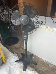 Free delivery used Honeywell QuietSet Pedestal Fan - Photo 2