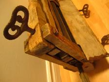 Tordeur en bois ancien - Photo 3