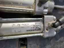 Assorted air actuators - Photo 2