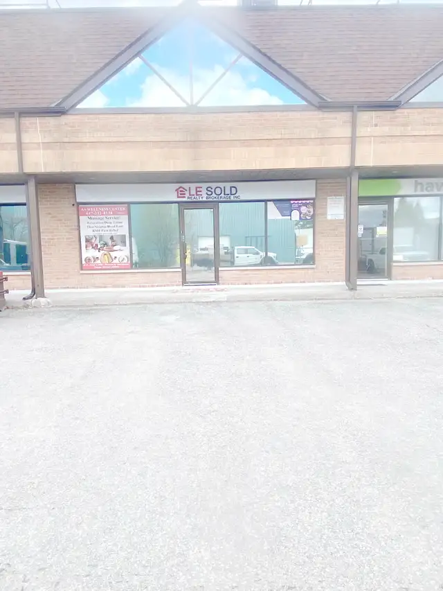 $2,450/month 1700 sqft Industrial Office Warehouse | Stouffville
