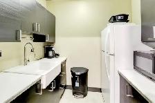 $2,450/month 1700 sqft Industrial Office Warehouse | Stouffville - Photo 5