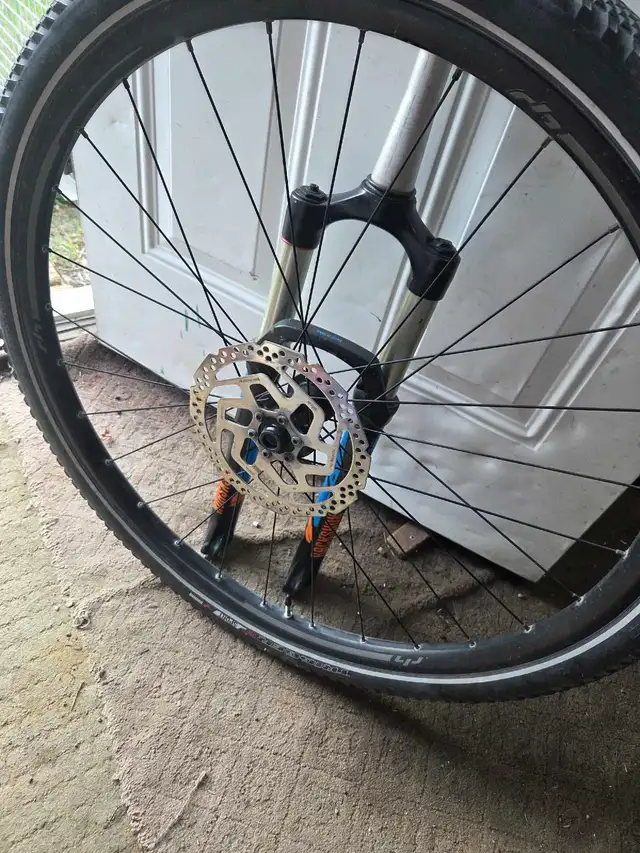 thru  forks with 700x wheels and tire