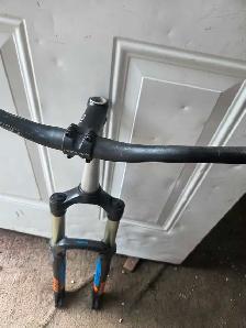 thru  forks with 700x wheels and tire - Photo 4