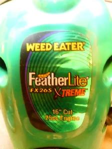 Weed Eater FeatherLite Xtreme Gas String Trimmer FX26S - Photo 3