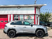2021 Toyota RAV4 LE - Photo 5