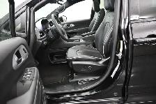 2025 Chrysler Pacifica Limited - Call 902-466-9550 Apple Carplay - Photo 18