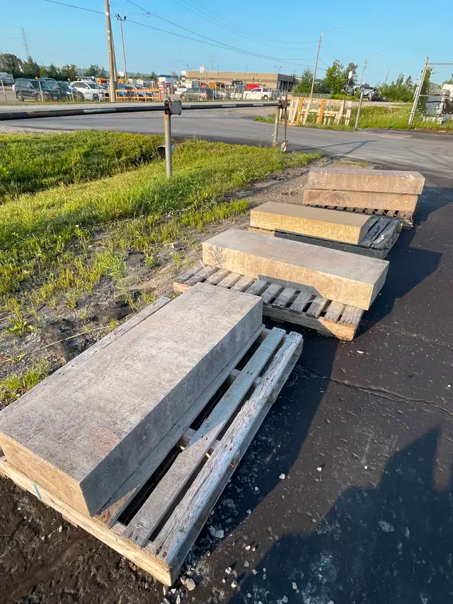 Clearance paving stones,  curbs and stone steps. Oaks brand