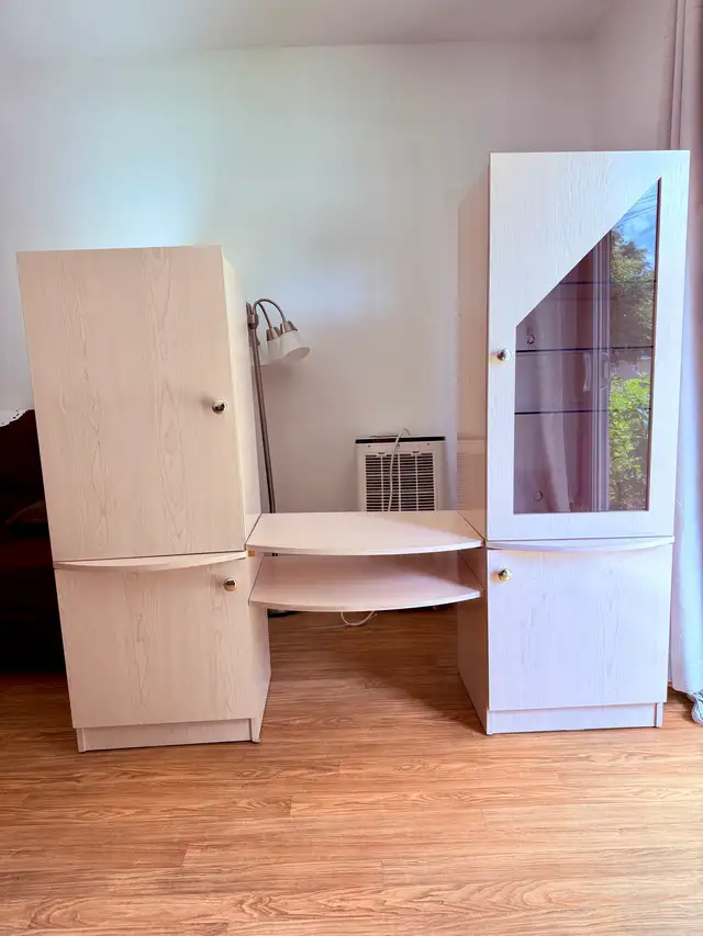 Magnifique Vaisselier Mural Modulaire – $150