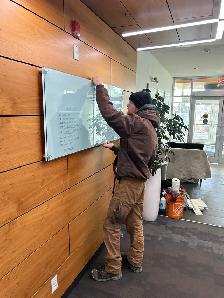 Sign/tech/helper - Photo 2