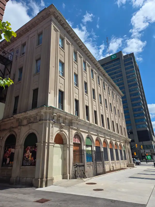 Great Downtown 1 Bedroom Apartment for Rent in Heart of London!