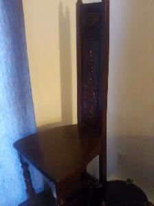 Petite CHAISE en Bois a Vendre.125$ - Photo 2