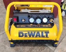 Dewalt 1.3-Gallon Air Compressor DXCMS13513US