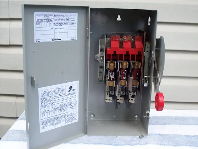 Fused Safety switch - 60 Amp - 3 pole