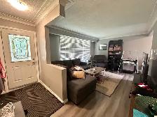 NORTH END Main Floor 3 Bedroom Apartment! - Photo 3