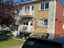 CHARMANT 5 1/2 RENOVE AU 1480 PLACE D'ANJOU, LAVAL, QC 1485$