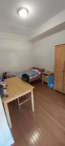 rooms for rent at York University village - Photo 7
