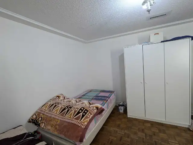 ROOM FOR RENT AT MARKHAM AND FINCH