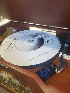 Pyle Vintage Inspired Record & CD Player - Photo 2