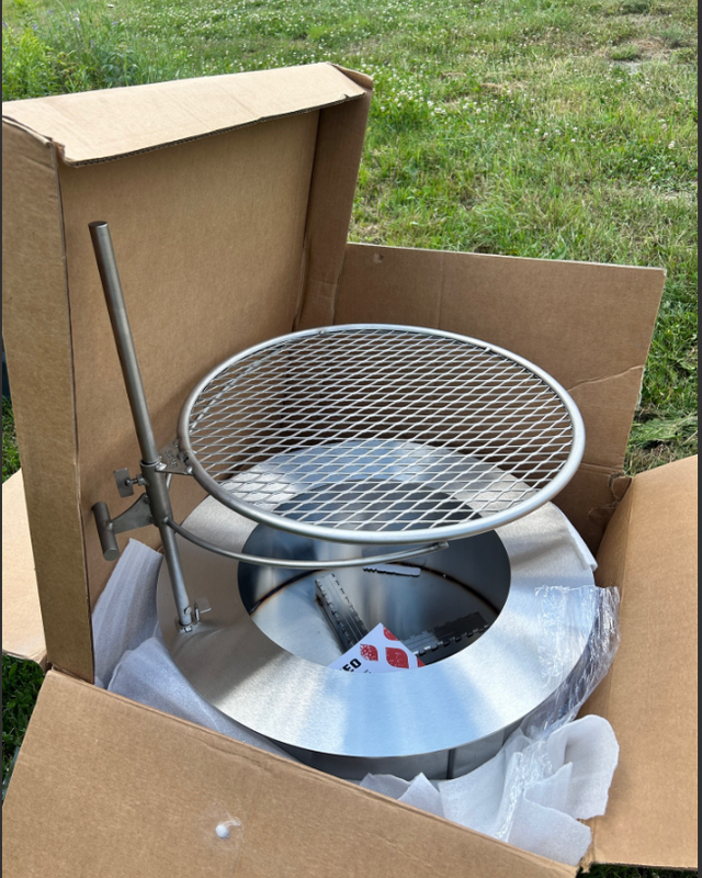 Breeo Stainless Steel fire pit with searplate and grill