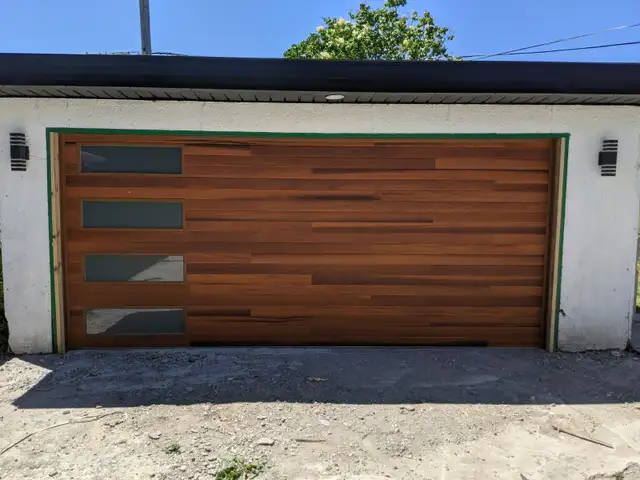 Garage Door Sales and Service 204-996-9600