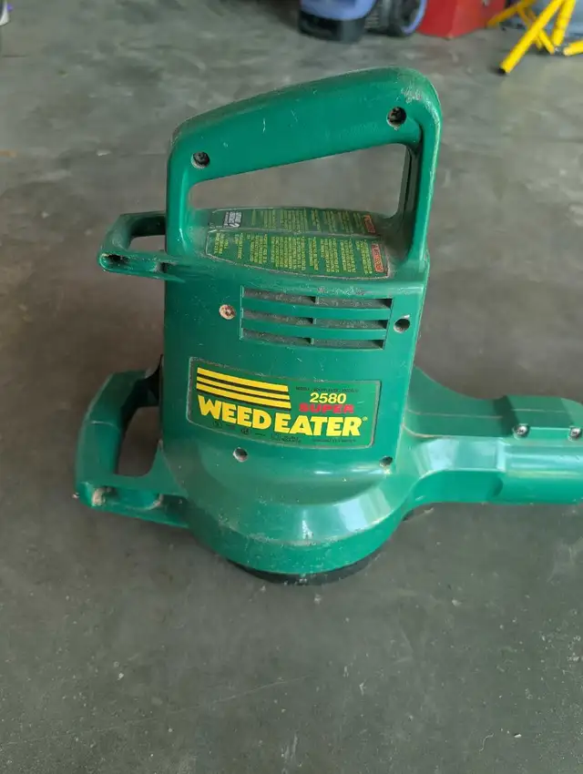 Leaf Blower
