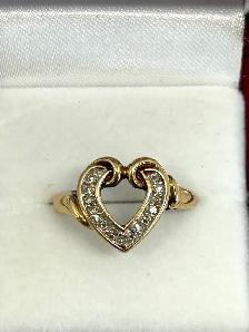 10k vintage Open Heart Diamond Ring - Photo 3