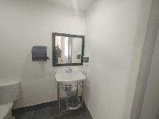Commercial Unit for rent - Photo 6