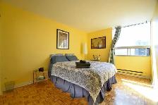 Two Bedroom Condo Central Location - Photo 3