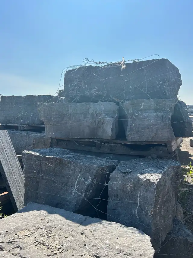 Skidded Armour Stone - NEW