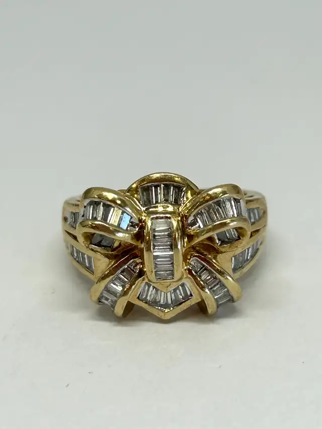 10 K Vintage Diamond Bow Cocktail Ring