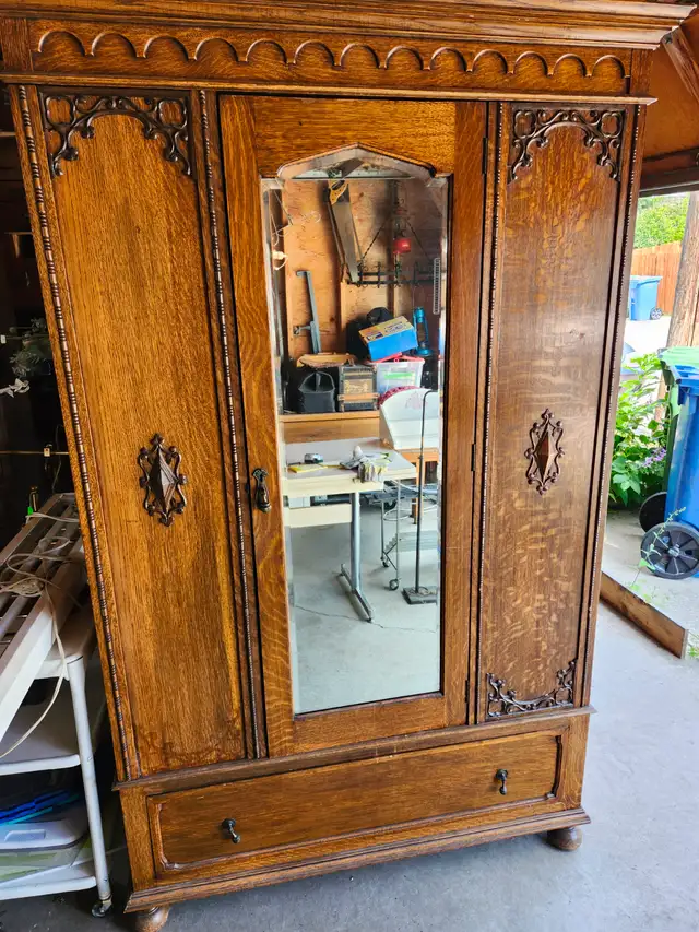 ANTIQUE ARMOIRE