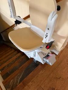 senior lift chair (Armstrong)