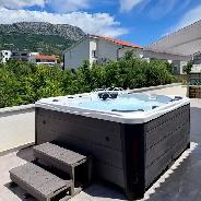 SATURN HOT TUB FOR SALE