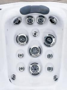 SATURN HOT TUB FOR SALE - Photo 4