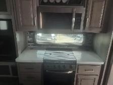 – Luxury Fifth Wheel – Loaded & Stored Indoors! - Photo 9