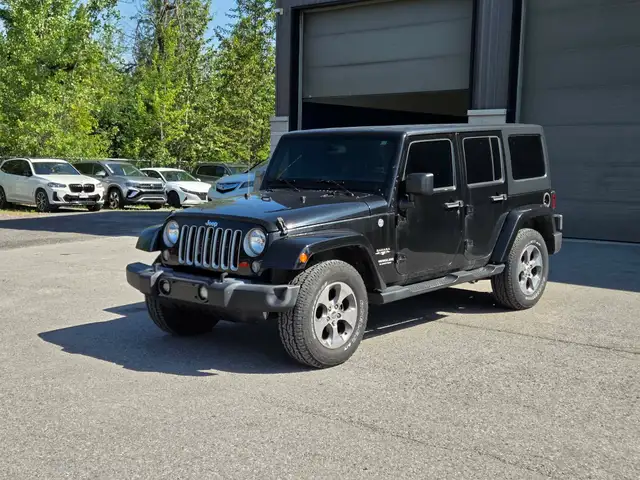2016 Jeep Wrangler Unlimited - Clean Carfax, LOW MILEAGE!