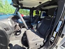 2016 Jeep Wrangler Unlimited - Clean Carfax, LOW MILEAGE! - Photo 7