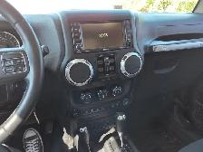 2016 Jeep Wrangler Unlimited - Clean Carfax, LOW MILEAGE! - Photo 9