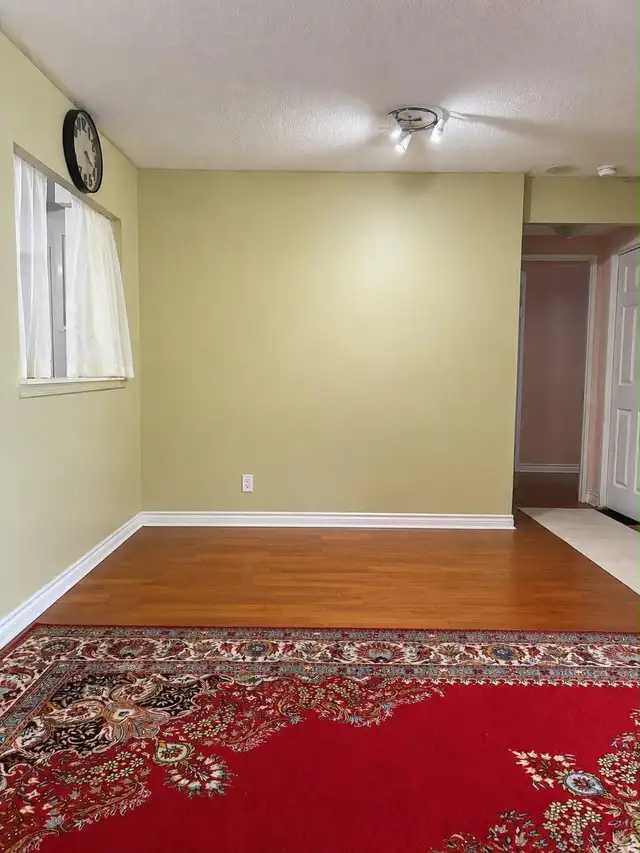 Nice, large condo 2 2 den, Sept 1, all in, Burnhamthorpe & Hwy10