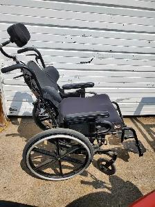 Sunrise Quickie SR 45 Wheelchair - Photo 2