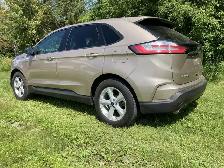 2020 Ford Edge SE - Photo 3