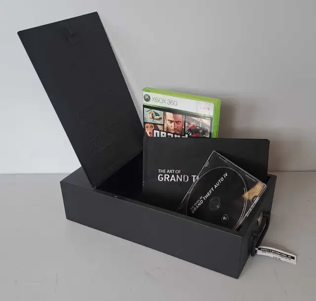 Grand Theft Auto IV Lockbox Edition (32812501)