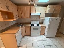 PRIME Main St and 21st Ave - 2 bed, insuite laundry and balcony