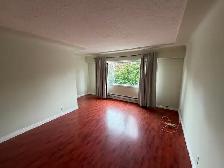 PRIME Main St and 21st Ave - 2 bed, insuite laundry and balcony - Photo 4