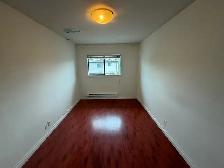 PRIME Main St and 21st Ave - 2 bed, insuite laundry and balcony - Photo 5